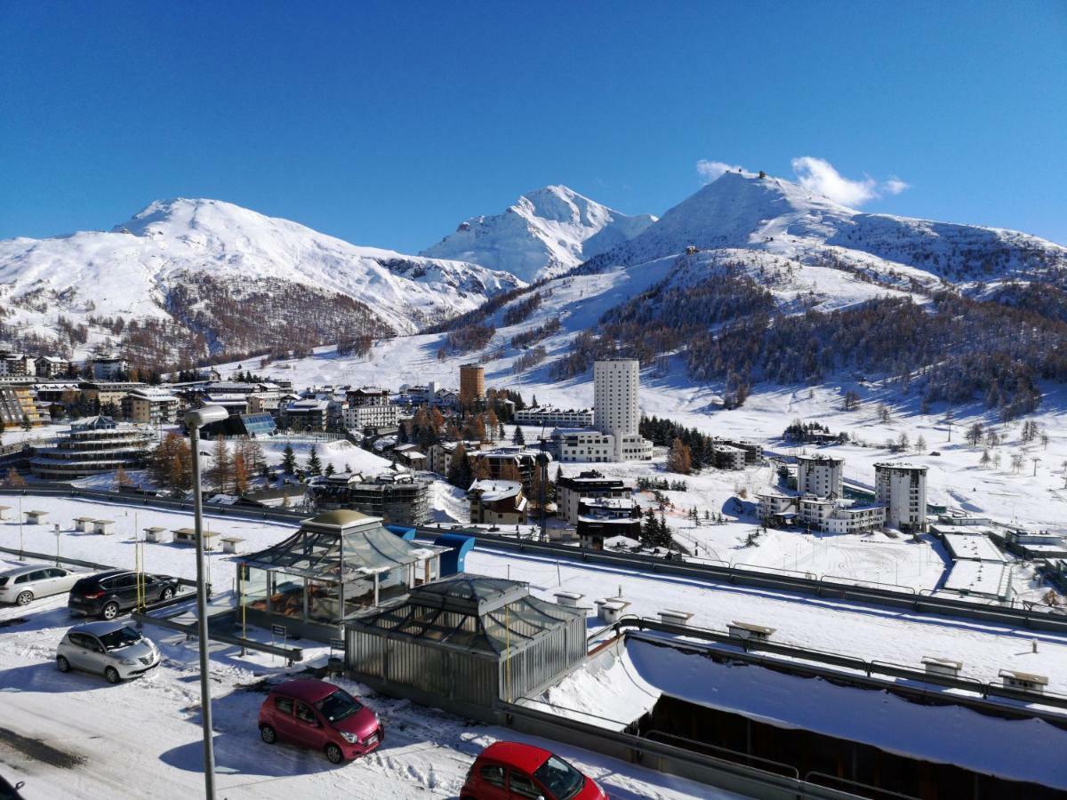 Hostdomus - Panoramic Residence Sestriere Luaran gambar